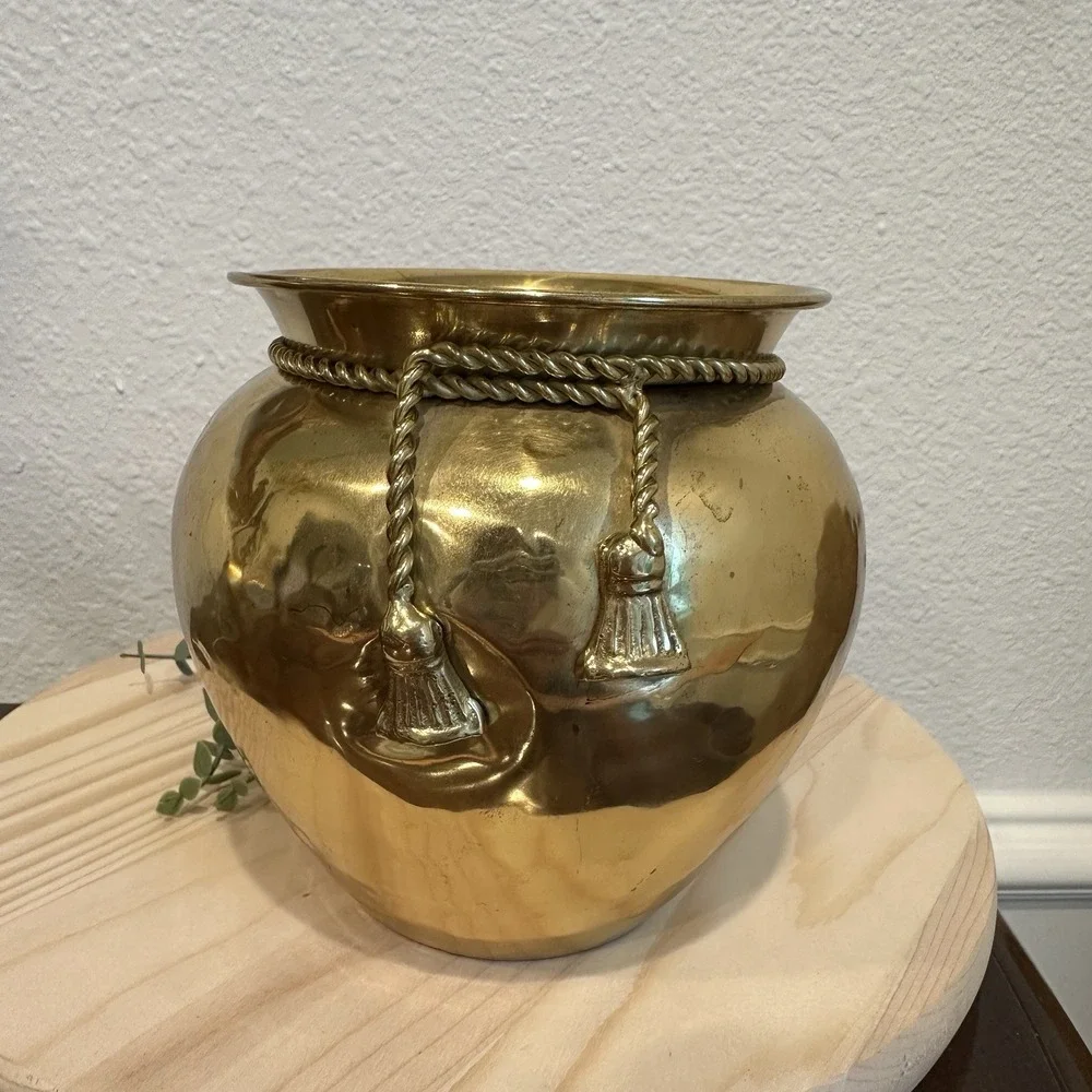 Vintage‎ 1999 Vase 5.5 Inch Rope Tassel Solid Hammered Yellow Brass Elegant Tags
